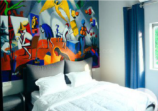 望江对于酒店的墙体彩绘而言更注重哪些方面？