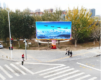 望江户外大屏广告投放要点。